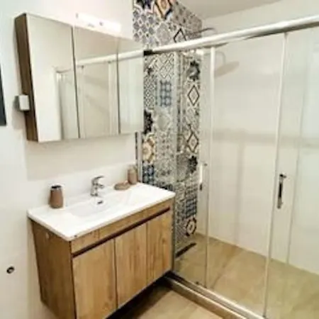 Апартаменты Seaview Serenity In - House 3