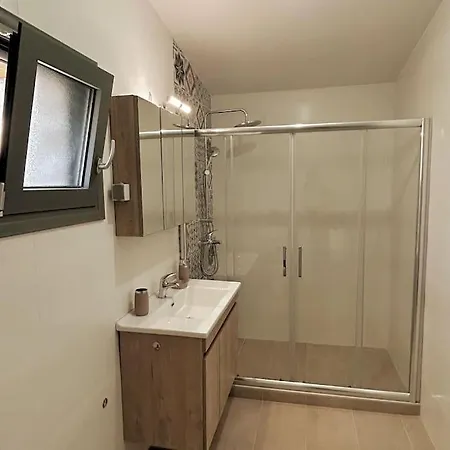 Seaview Serenity In - House 3 * نيكيتي